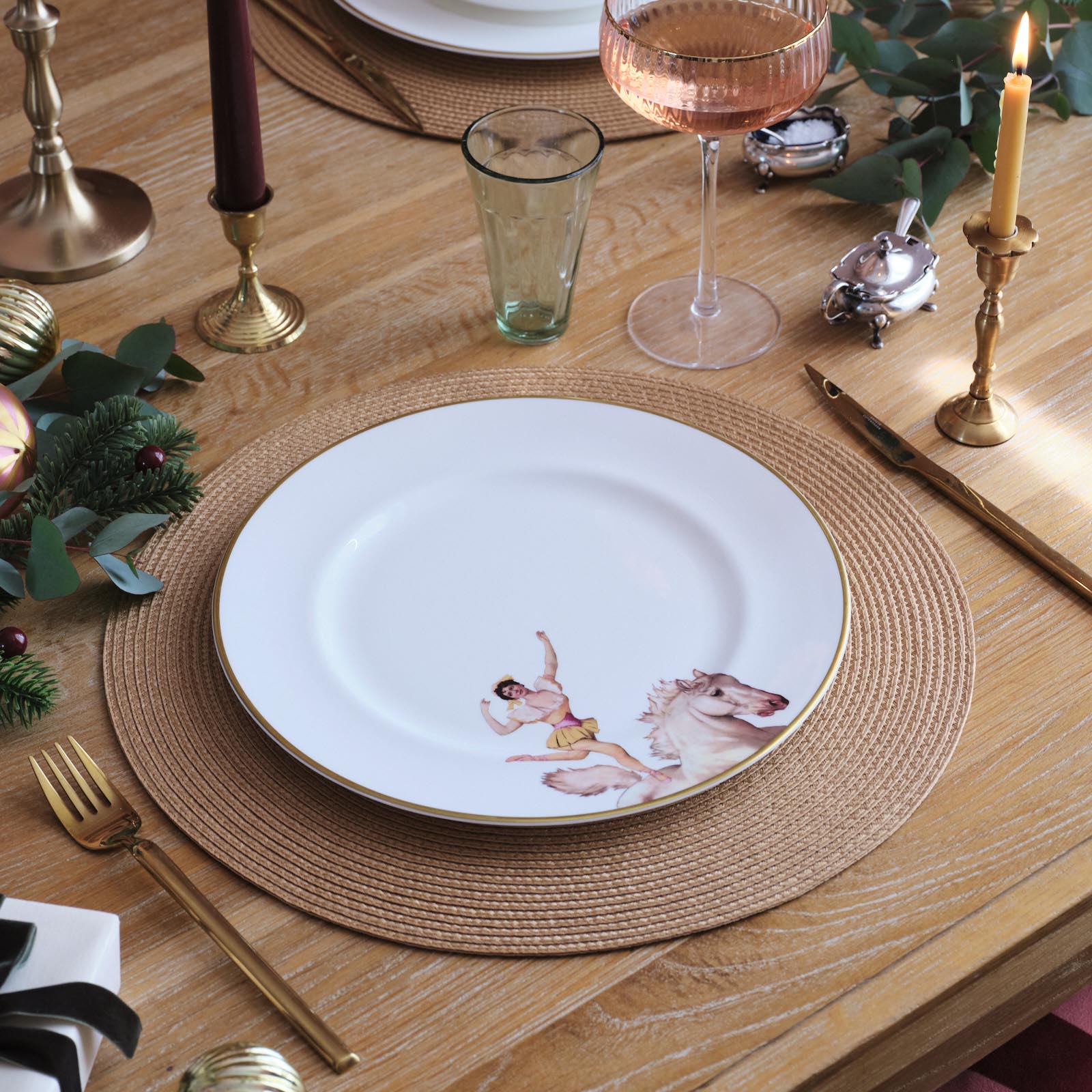 Show Must Go On 16 Piece Tableware Set - Image 6